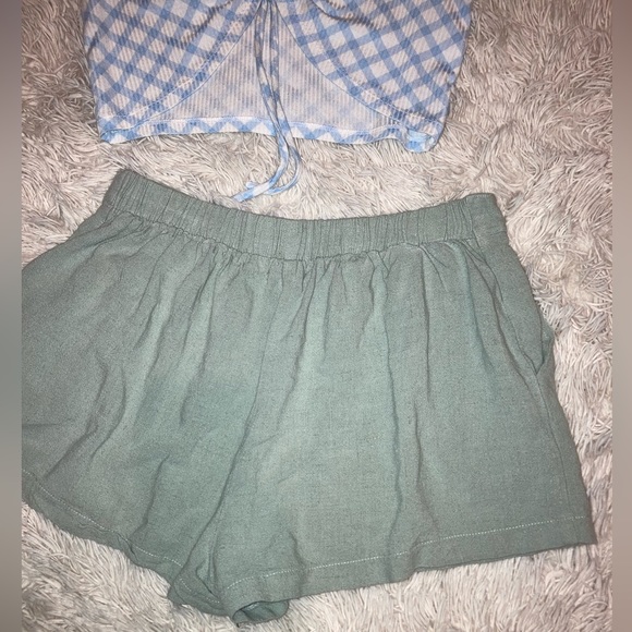 Blue linen Style Shorts - Picture 2 of 4